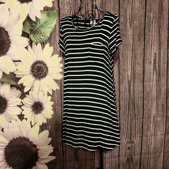 Mossimo Short Sleeve Jersey Dress - Picture 4 of 6